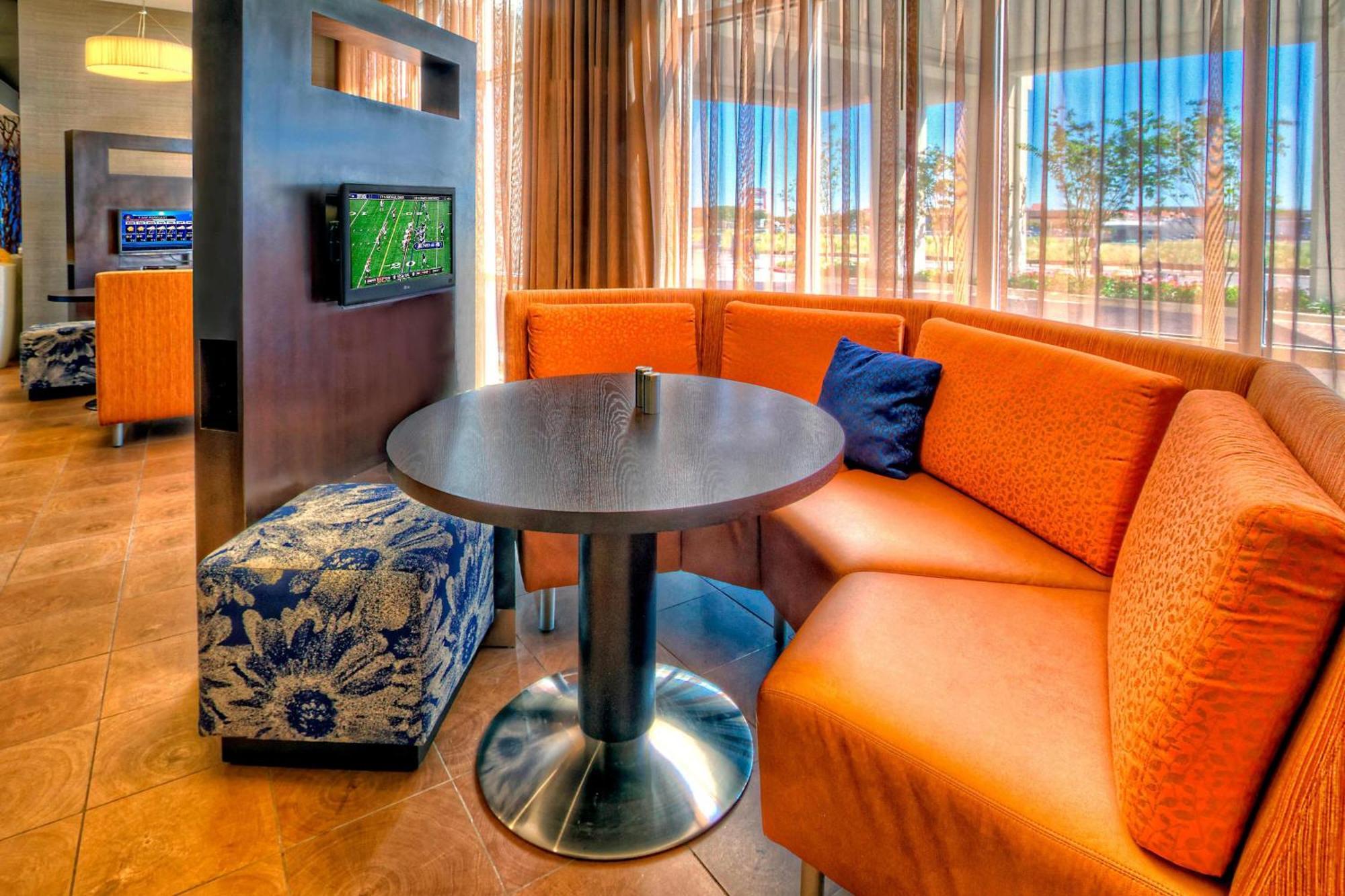 Courtyard By Marriott San Marcos Hotel Exterior photo