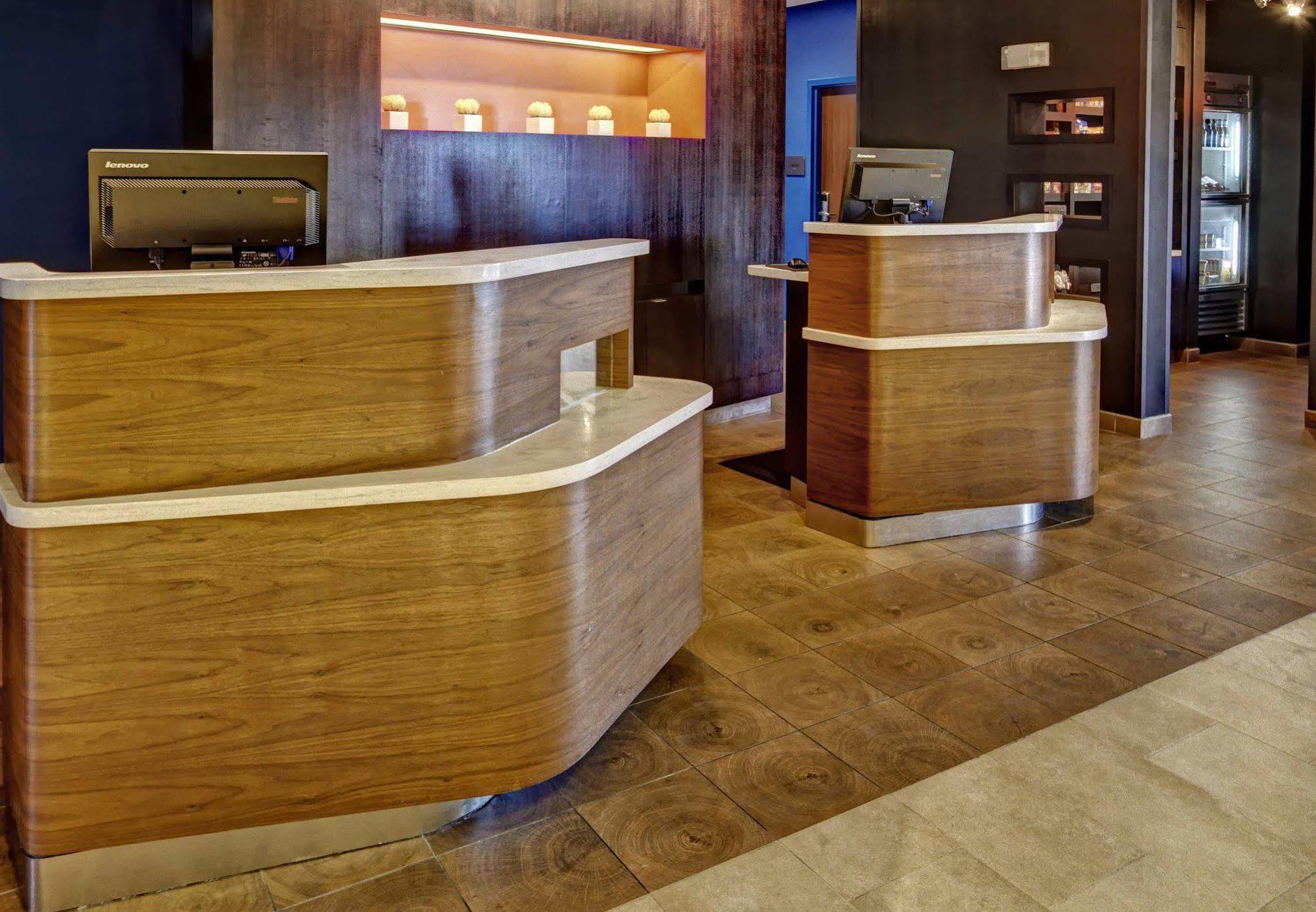 Courtyard By Marriott San Marcos Hotel Exterior photo